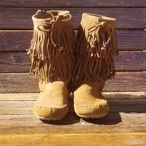 Fringe boots
